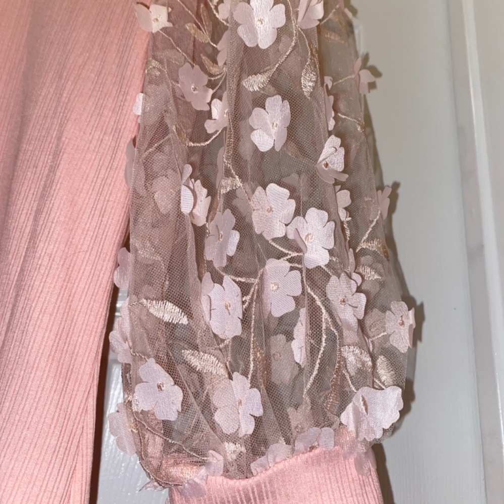 Floral Puff Sleeve Top - Picture 2 of 3